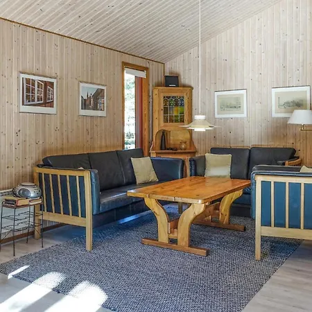 3 Bedroom Beautiful In Holiday home *